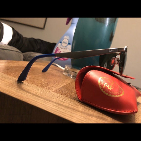 Ray Ban sun glasses - Picture 3 of 5